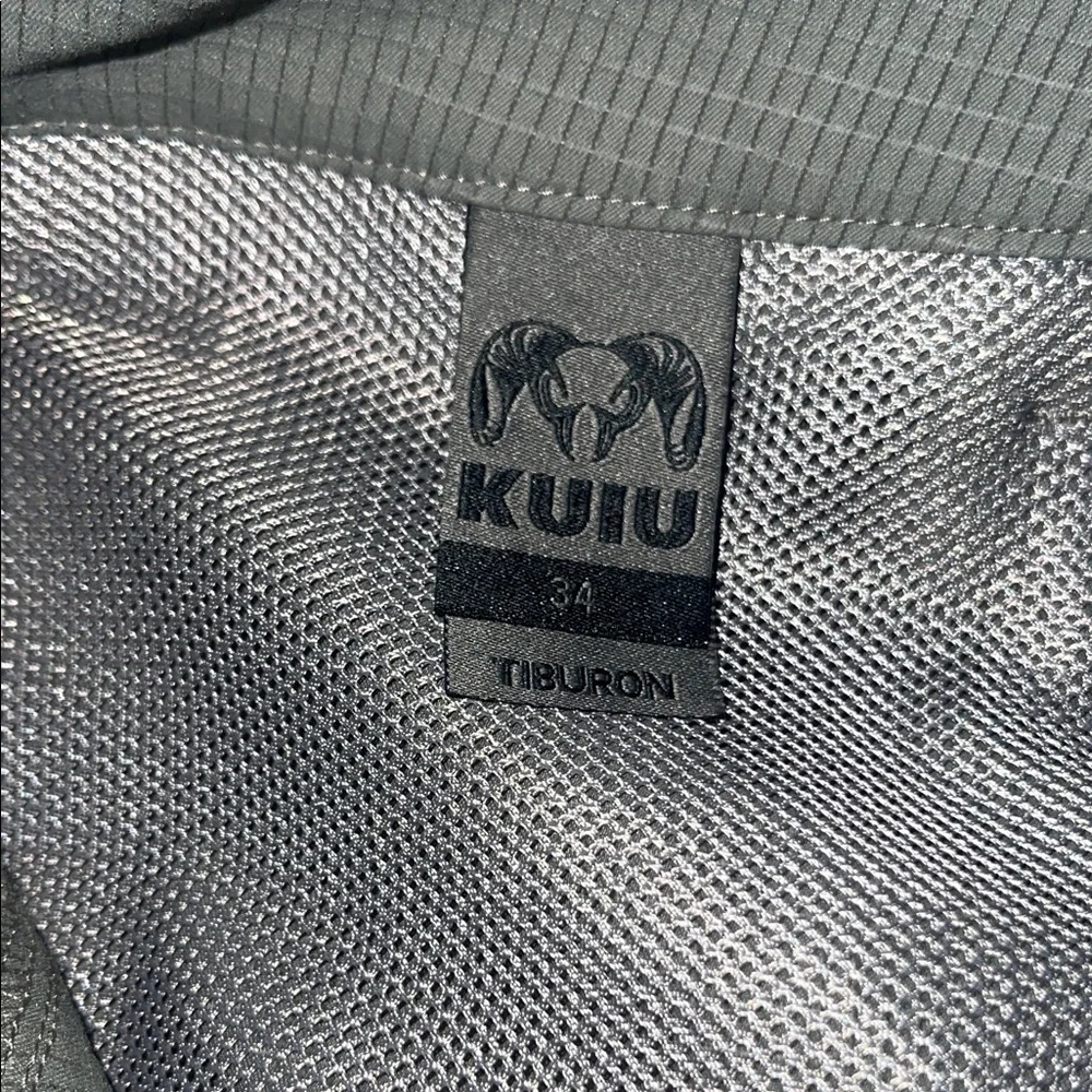 KUIU Men's Cargo Shorts in Gray “Tiburon” - Picture 3 of 7